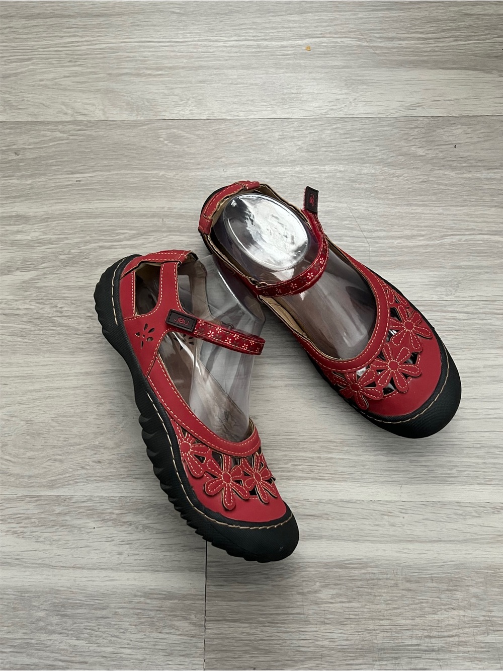 JBU by Jambu Women’s 9.5M Red Floral Cutout Mary Jane Comfort Walking Shoes